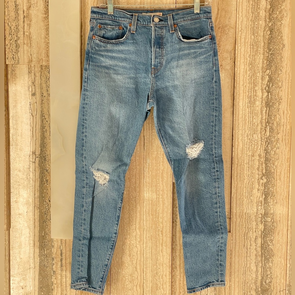 Levi's Wedgie Slim Fit Women's Jeans, Medium Wash Distressed, Size 29, Like New